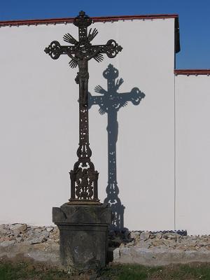 Hřbitovní kříž